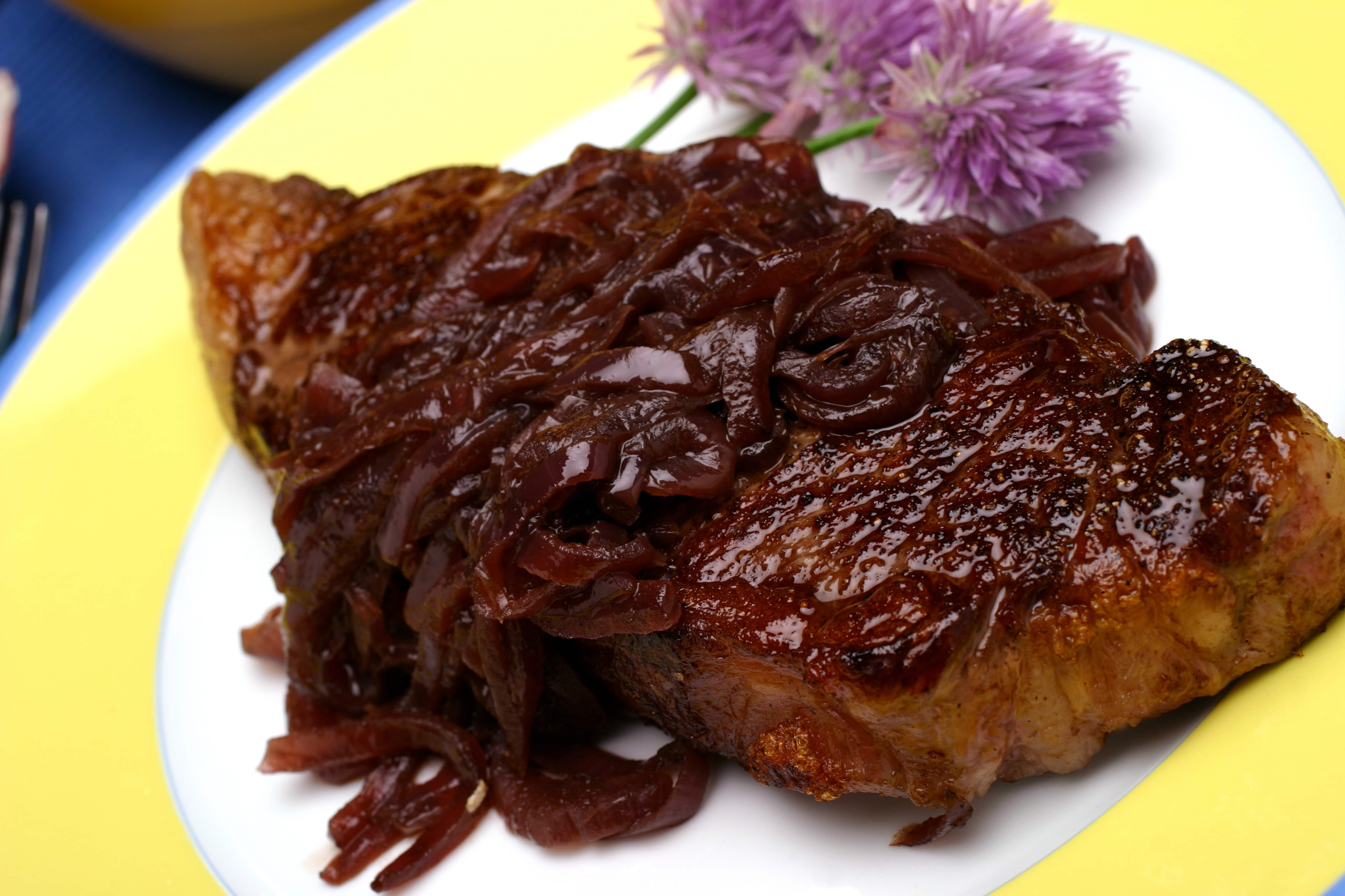 Red Onion Marmalade for Steaks 