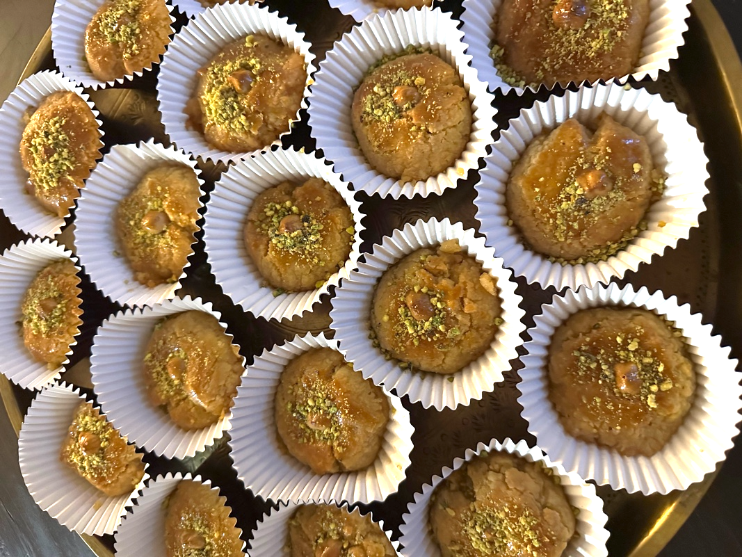 Turkish Semolina Sponge Cookies 
